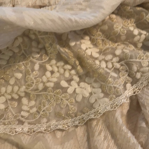 Off shoulder cream top - Picture 3 of 8